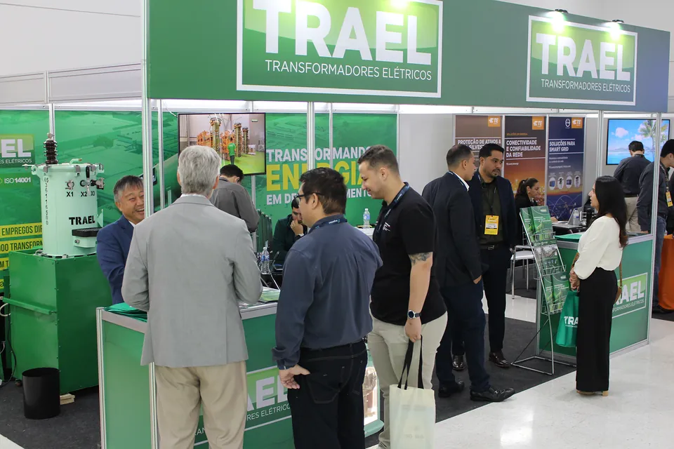Visitantes no estande da Trael