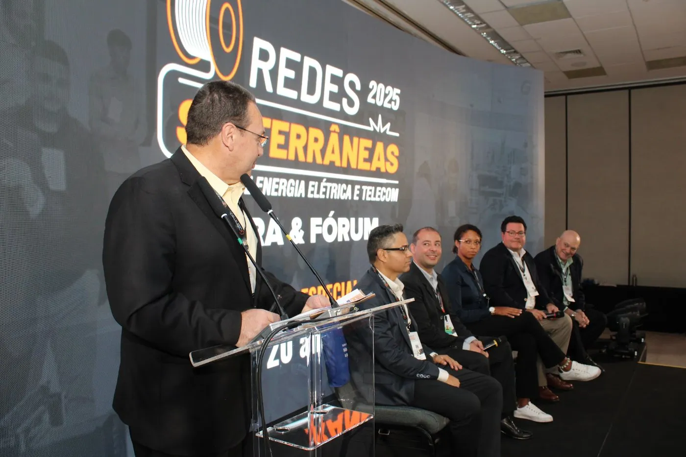 Abertura do Fórum Técnico no palco principal